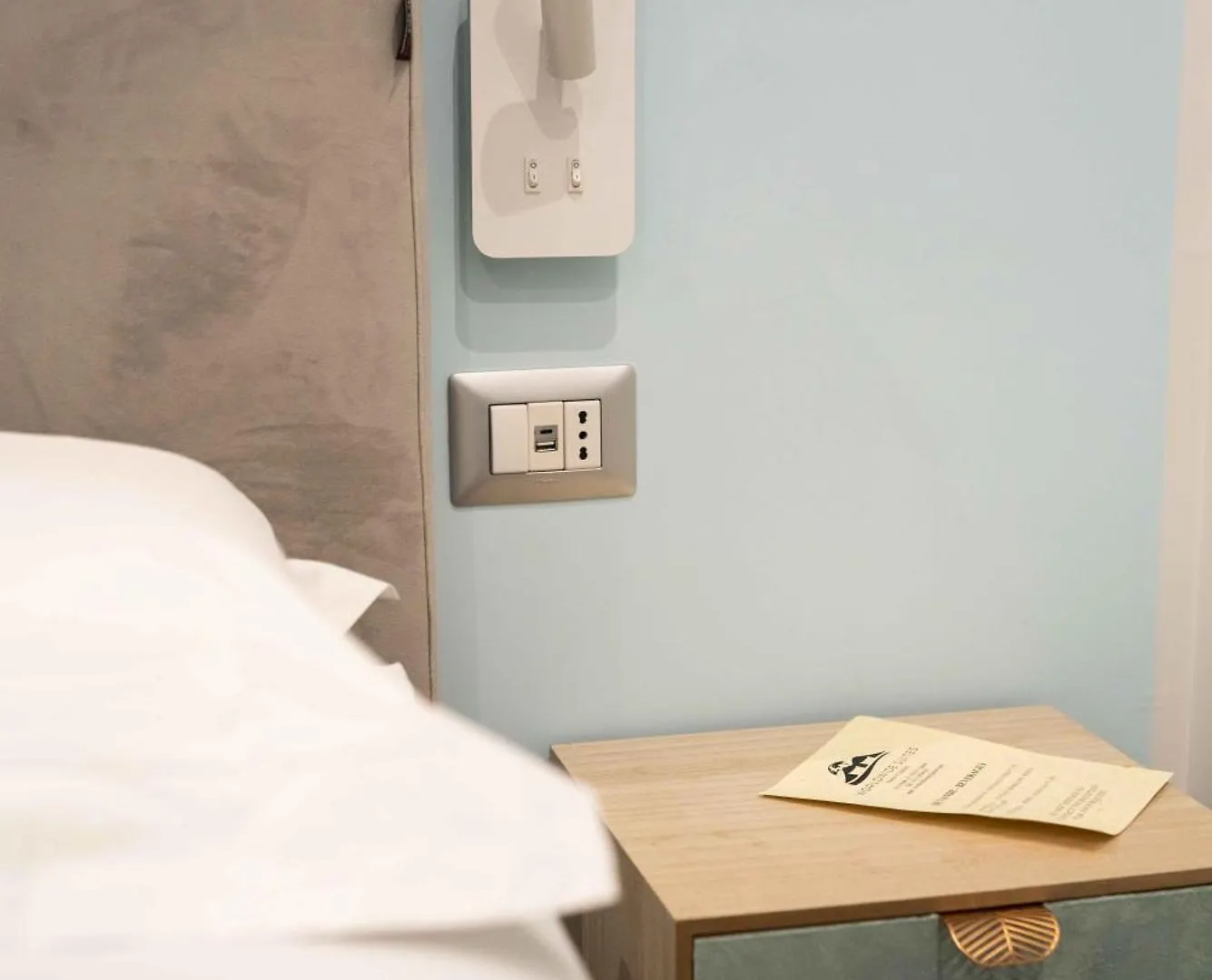 Worldwidesuites Naples Italy