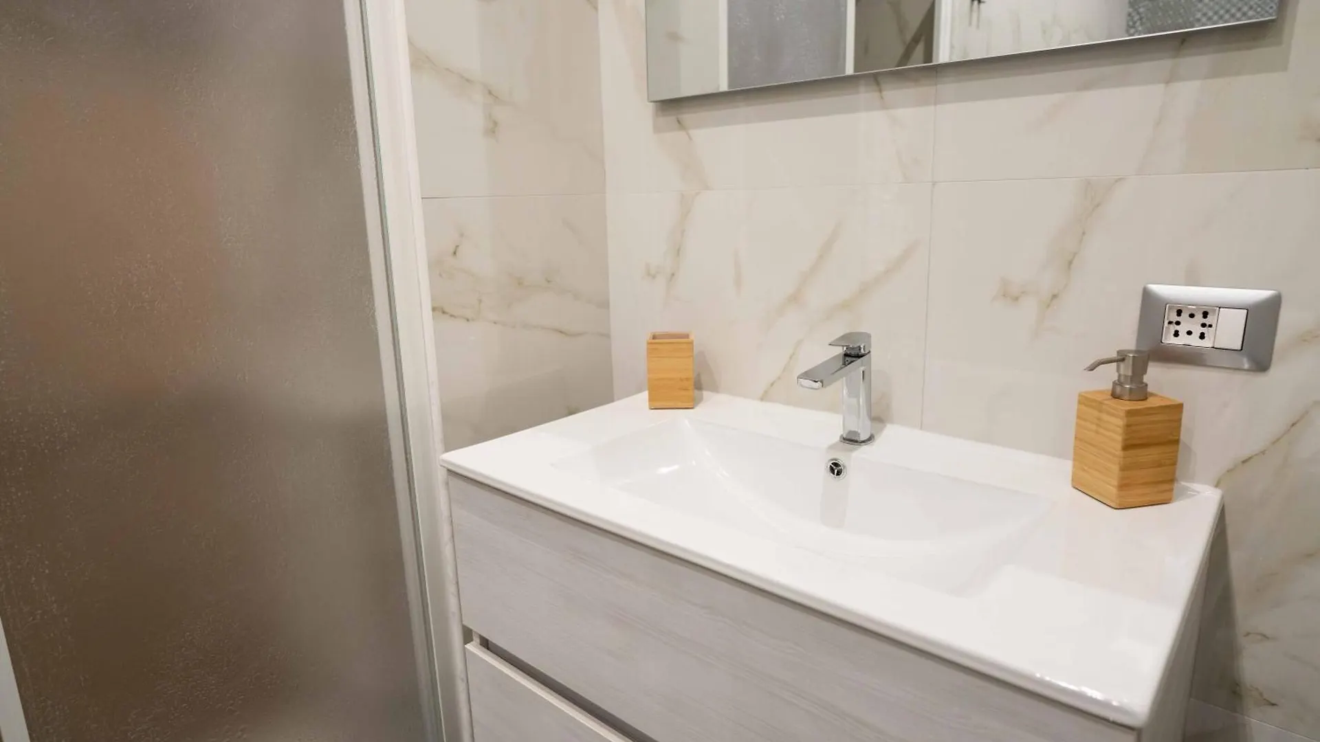 Bed & Breakfast Worldwidesuites Naples Italy