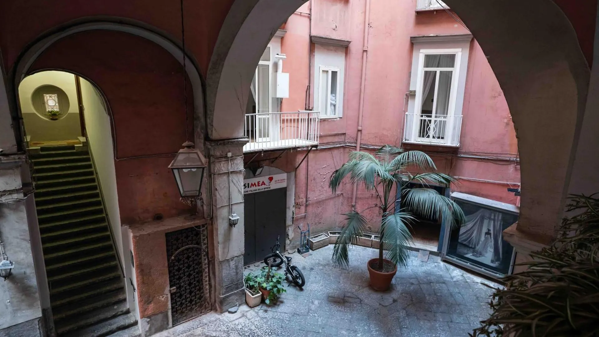 Worldwidesuites Naples Italy