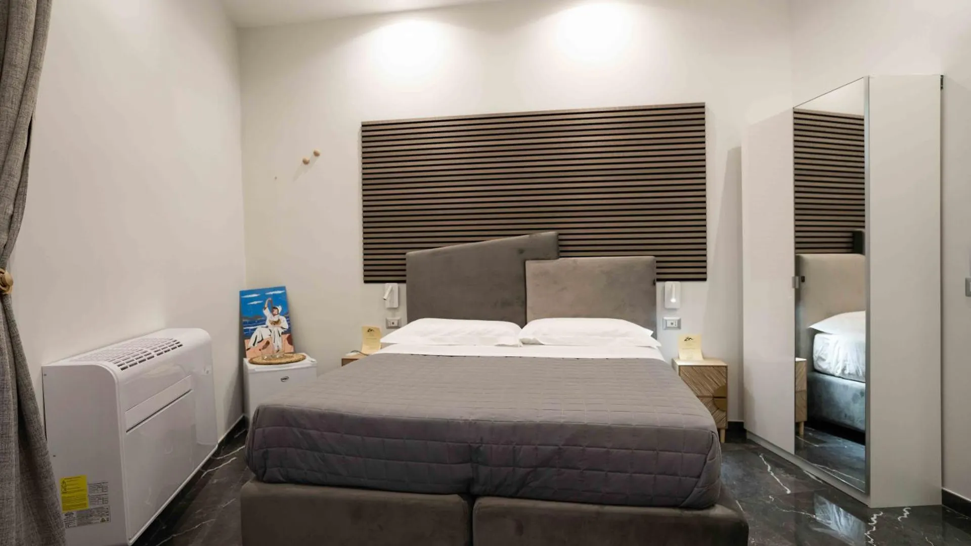 Worldwidesuites Nápoles Alojamento de Acomodação e Pequeno-almoço